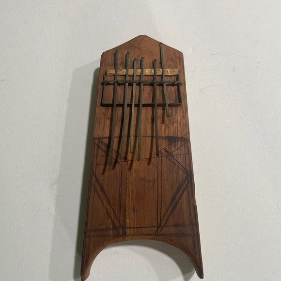 Vintage handmade African Tribal Kalimba Thumb Piano - Picture 15 of 15